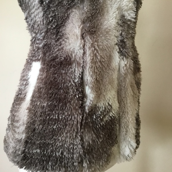 CAbi Women’s Vest Aspen Faux Fur Style #3179 Size XS - Picture 3 of 10